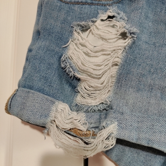 Bull Head destructed boyfriend shorts size 1 - Picture 4 of 8